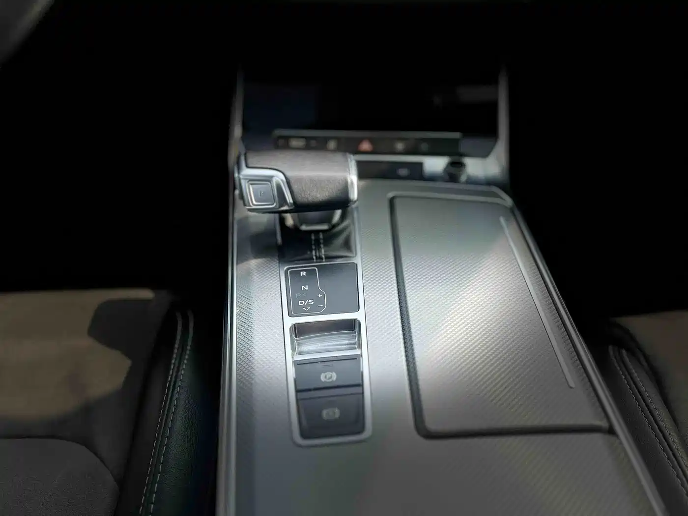 Audi A6L 2021 40 TFSI Luxury Sport фото 8