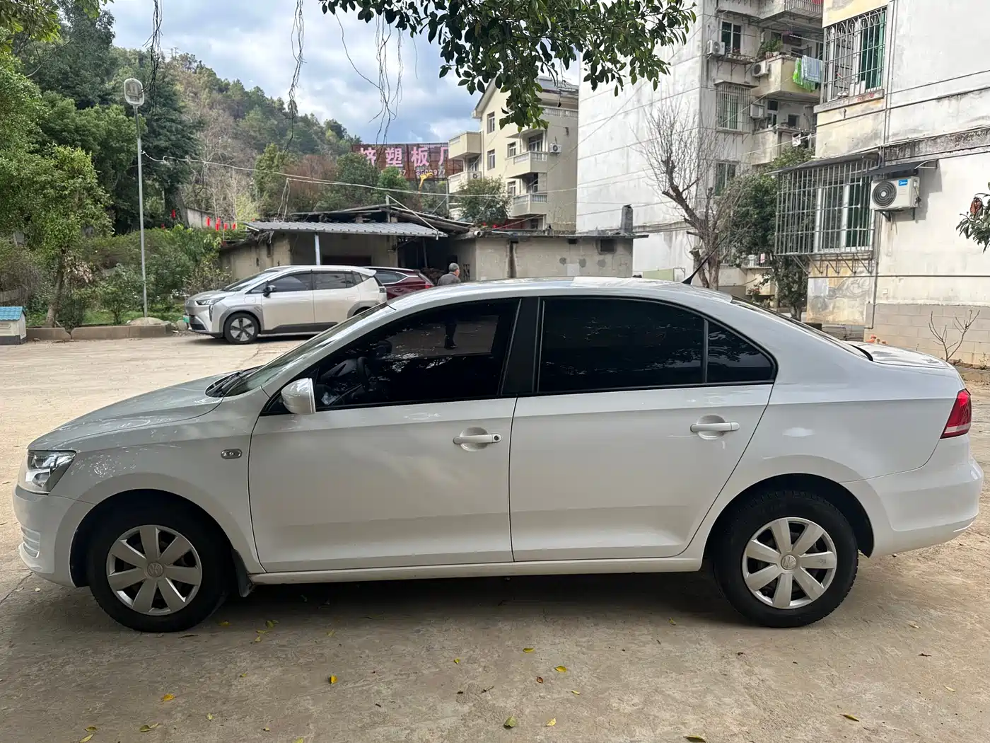 Volkswagen Santana 2016 1.6L Automatic Trend Edition фото 3