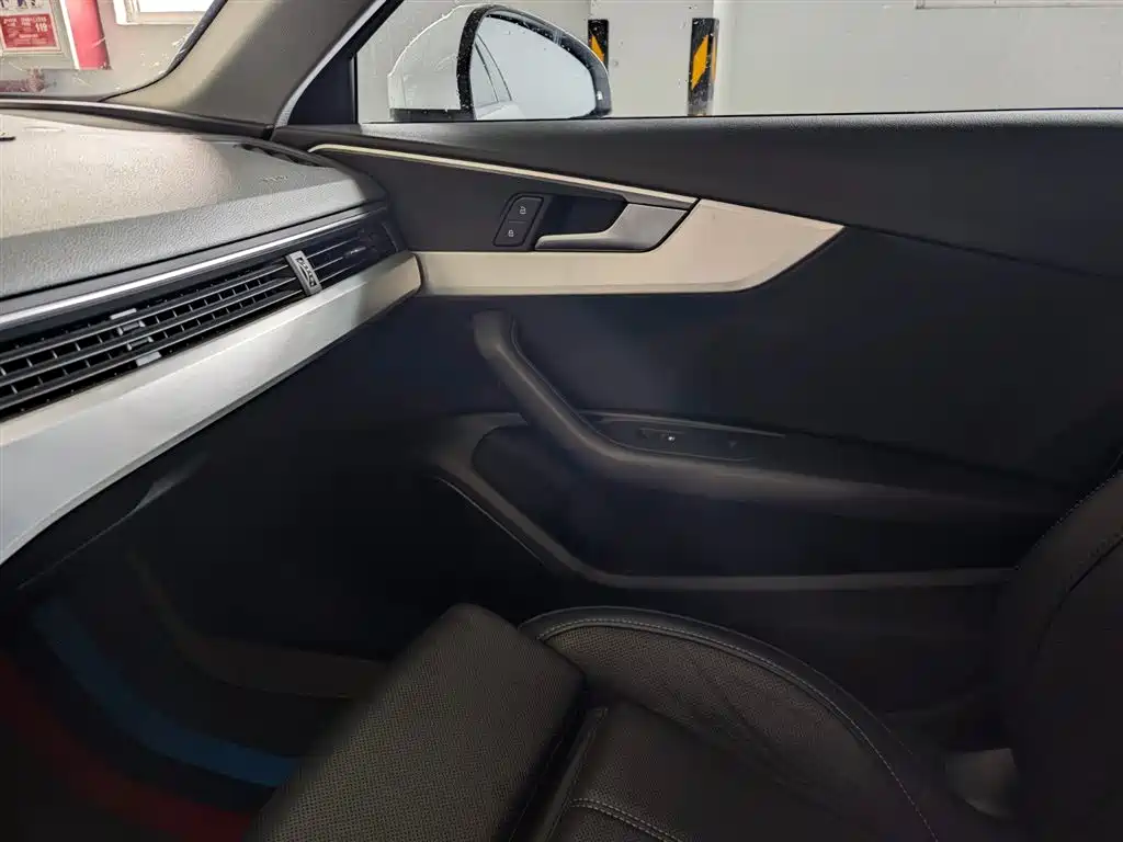 Audi A4L 2020 40 TFSI Fashion Dynamic Edition фото 15