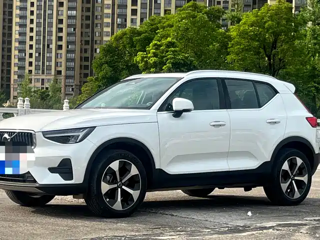 Volvo XC40 2025 B4 AWD Smart Elite Luxury Edition