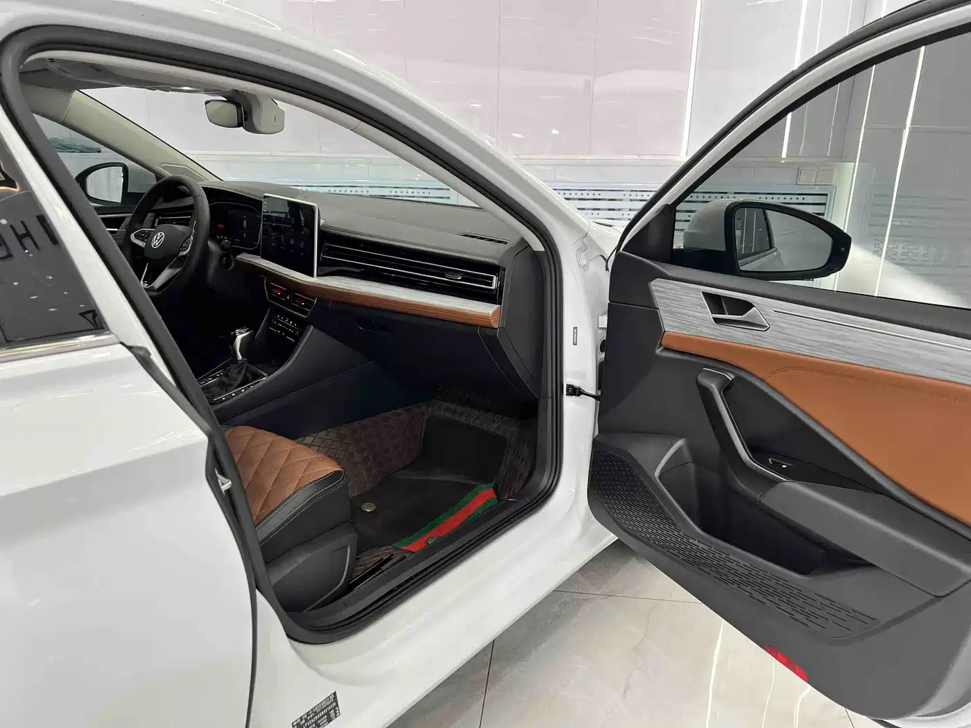 Volkswagen Sagitar 2023 280TSI DSG Surpass Plus Edition фото 18