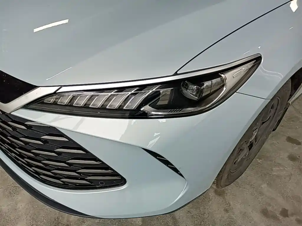BYD Qin PLUS 2025 DM-i Smart Drive 55KM Leader фото 24