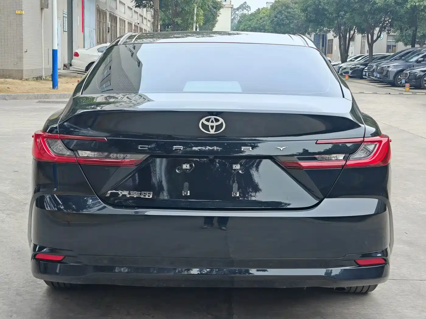 Фото 7 - Toyota Camry
