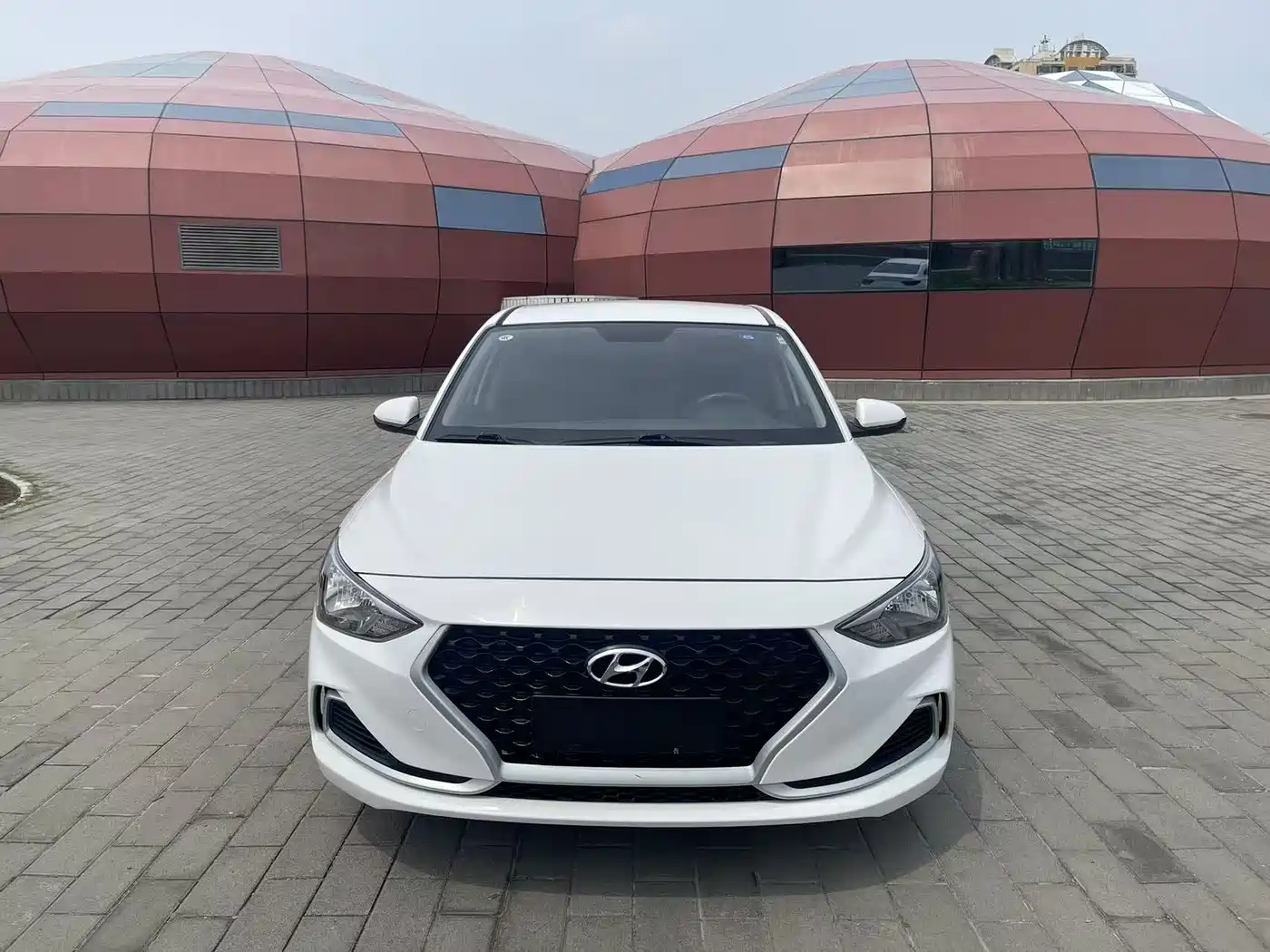 Hyundai Elantra 2020 1.6L Auto GL Pleasing Edition фото 2
