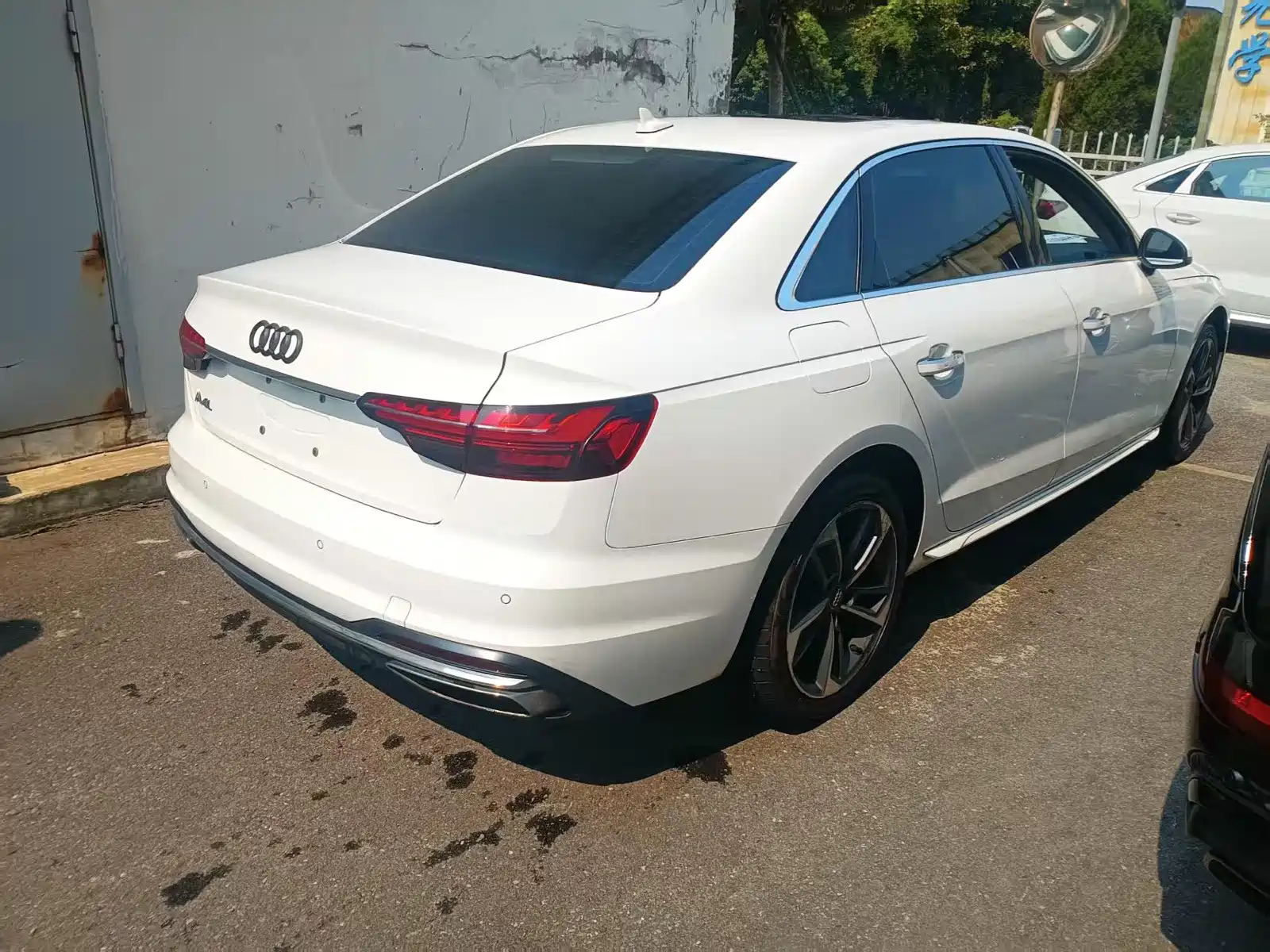 Photo 4 - Audi A4L