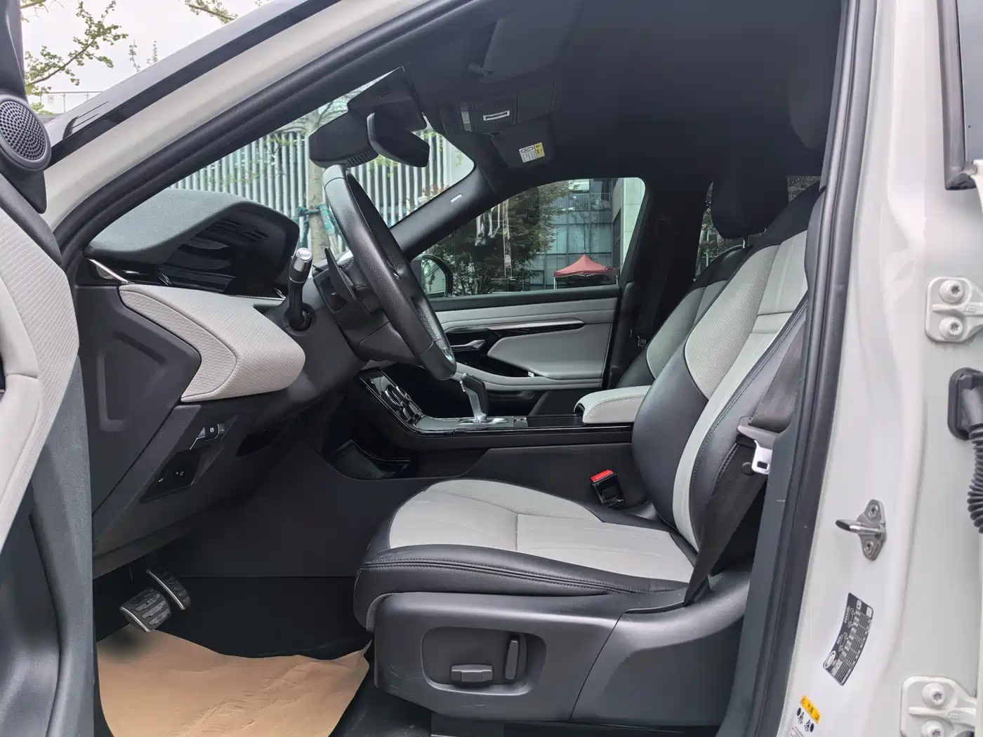 Land Rover Range Rover Evoque 2020 249PS Youth Edition фото 11