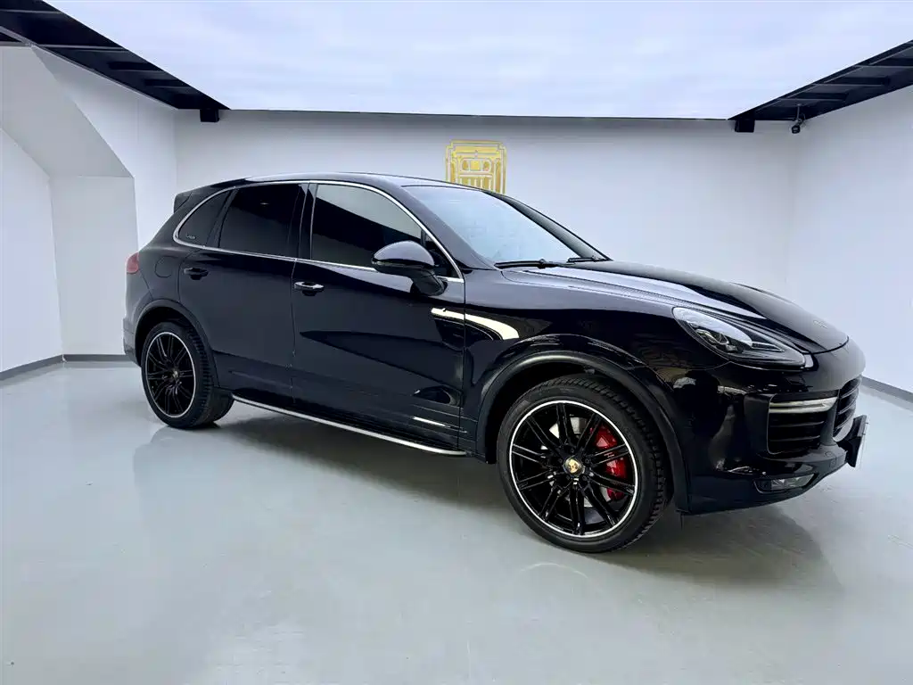 Porsche Cayenne 2015 Cayenne Turbo 4.8T фото 3