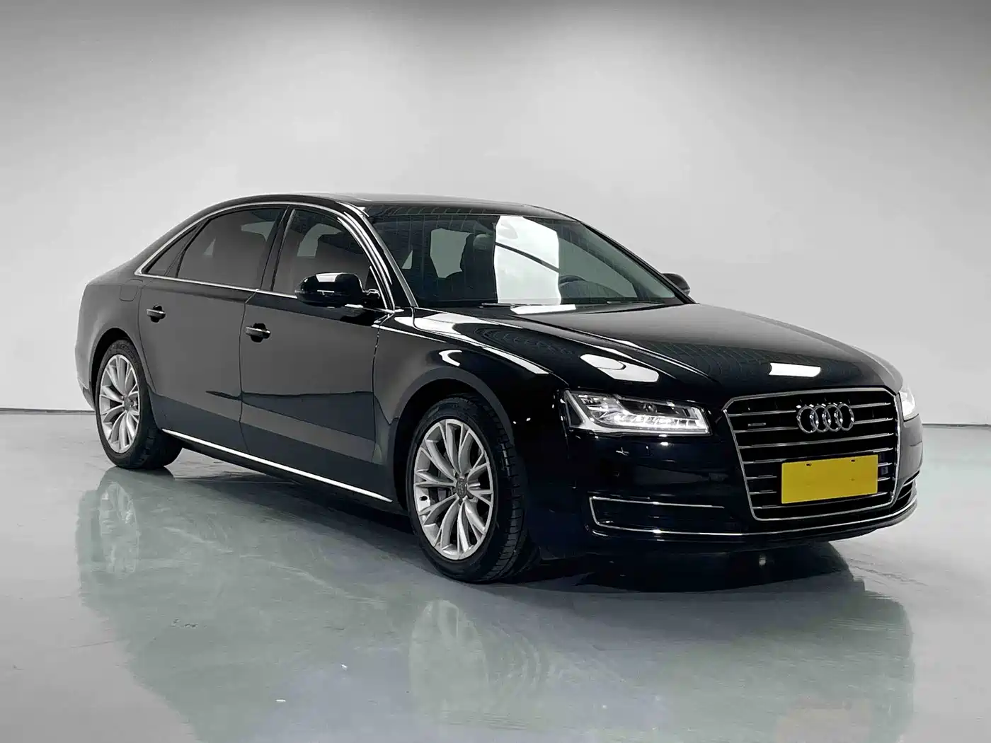 Audi A8 2014 A8L 45 TFSI quattro Luxury фото 3