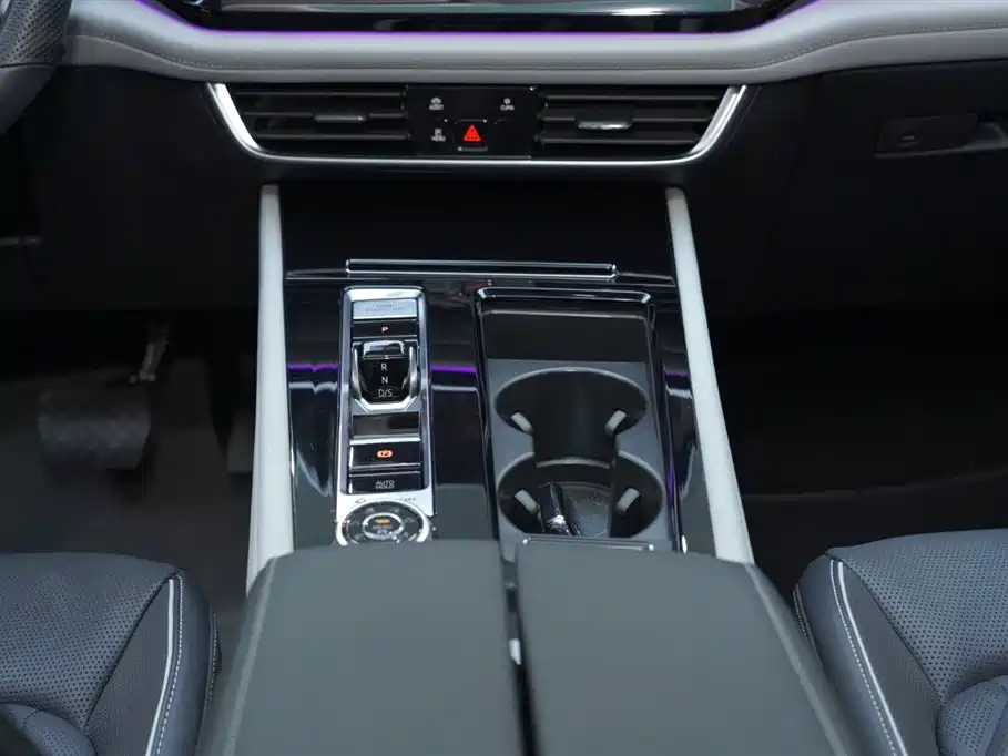 Volkswagen Teramont 2024 380TSI 4WD Prestige Flagship Edition фото 14