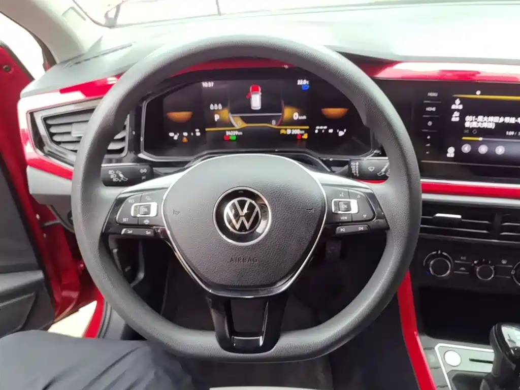 VOLKSWAGEN POLO