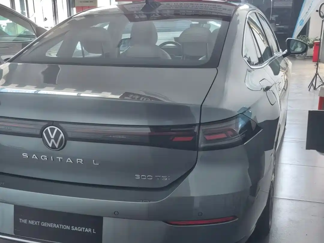 Volkswagen Sagitar 2025 300TSI DSG High-end Model фото 4