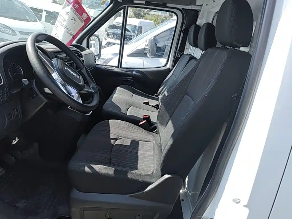 Jiangling Tesun 2023 2019 2.8T Commercial Short Wheelbase Medium Roof 3-Seater China VI JX493