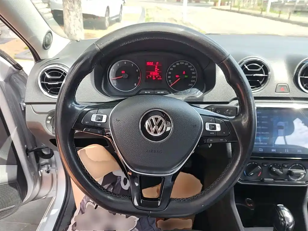 Volkswagen Jetta 2017 1.5L Automatic Fashion фото 11