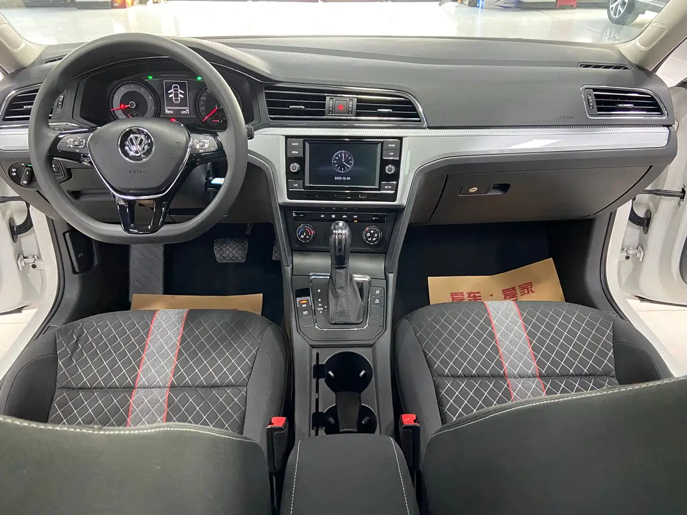 Volkswagen Lamando 2019 230TSI DSG Vision Edition China V фото 10