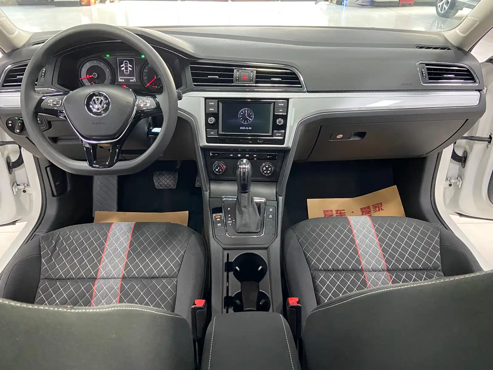 Photo 10 - Volkswagen Lamando