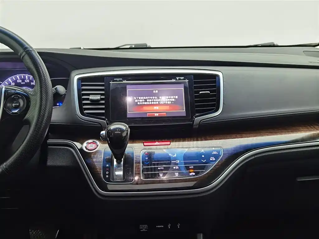 Honda Odyssey 2015 2.4L Smart Edition фото 12