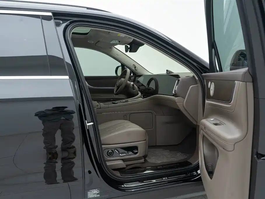 AITO Wenjie AITO M9 2024 Model Extended Range Ultra Edition 52kWh 5-Seater фото 15