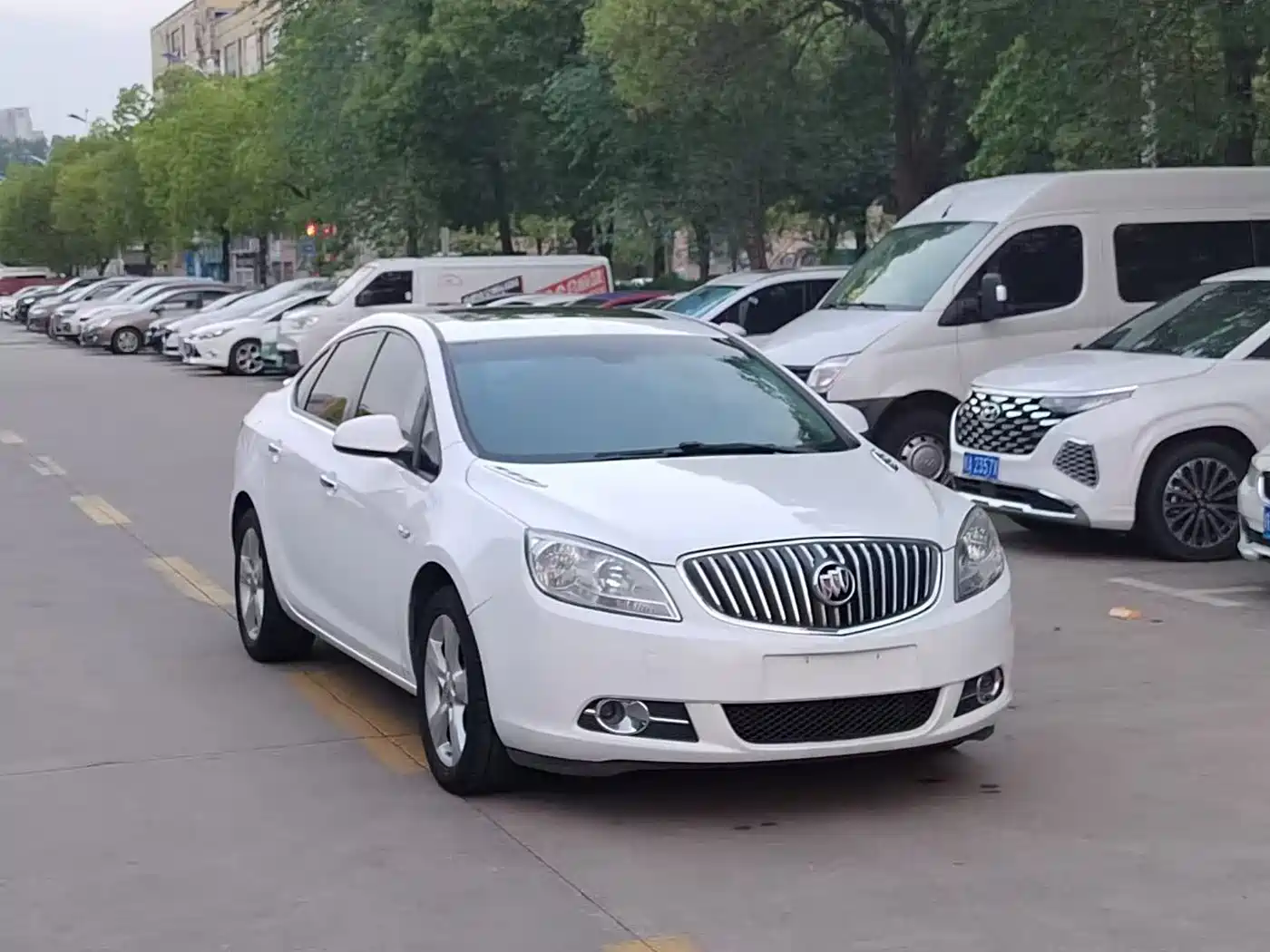 Photo 3 - Buick Excelle