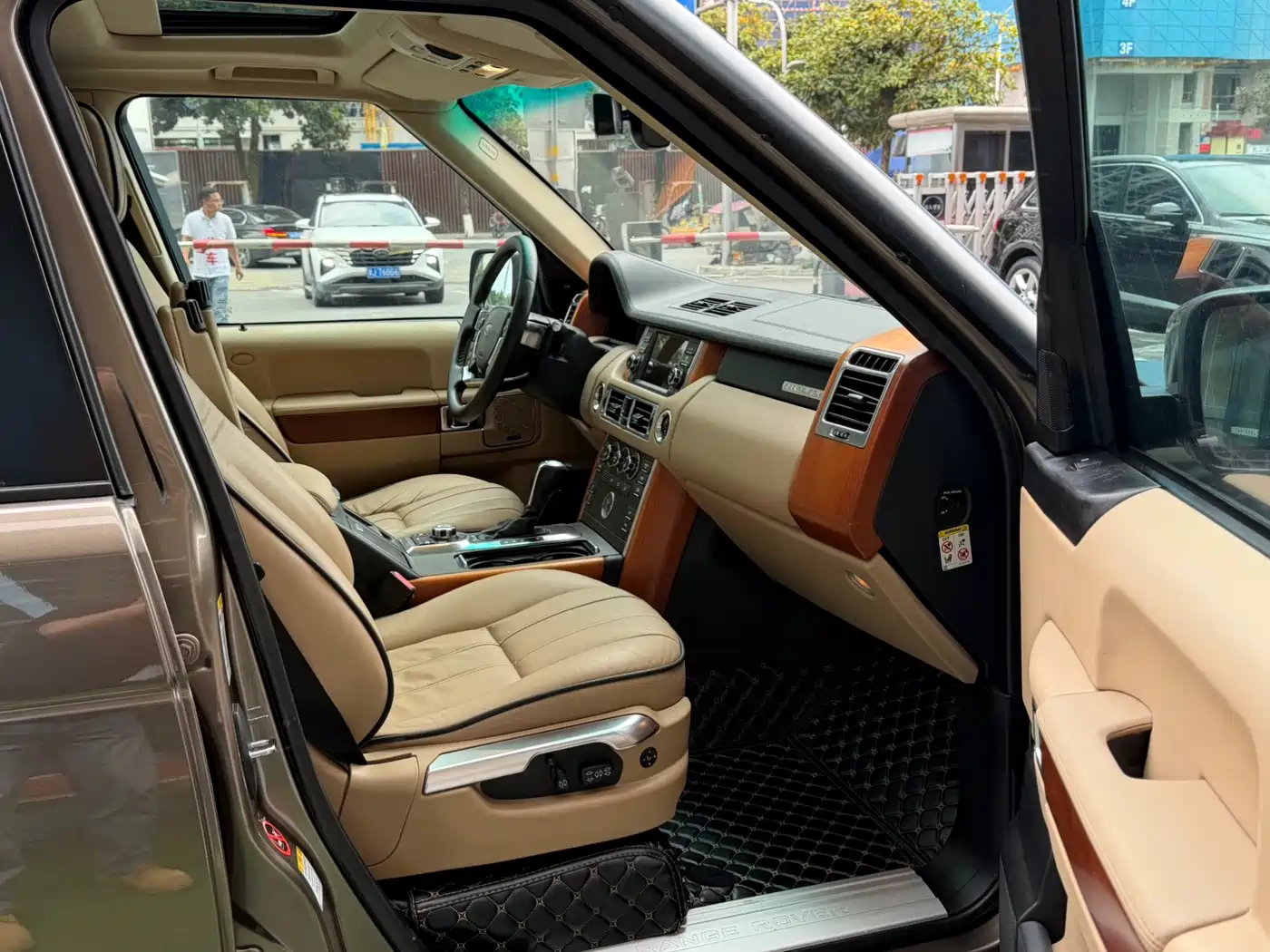 Land Rover Range Rover 2011 3.6 TDV8 фото 7