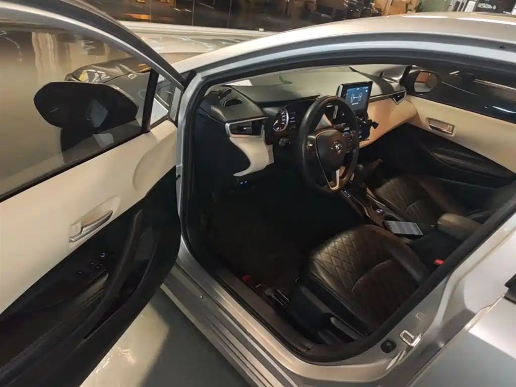 Toyota Corolla 2019 1.2T S-CVT GL-i Elite Edition фото 16