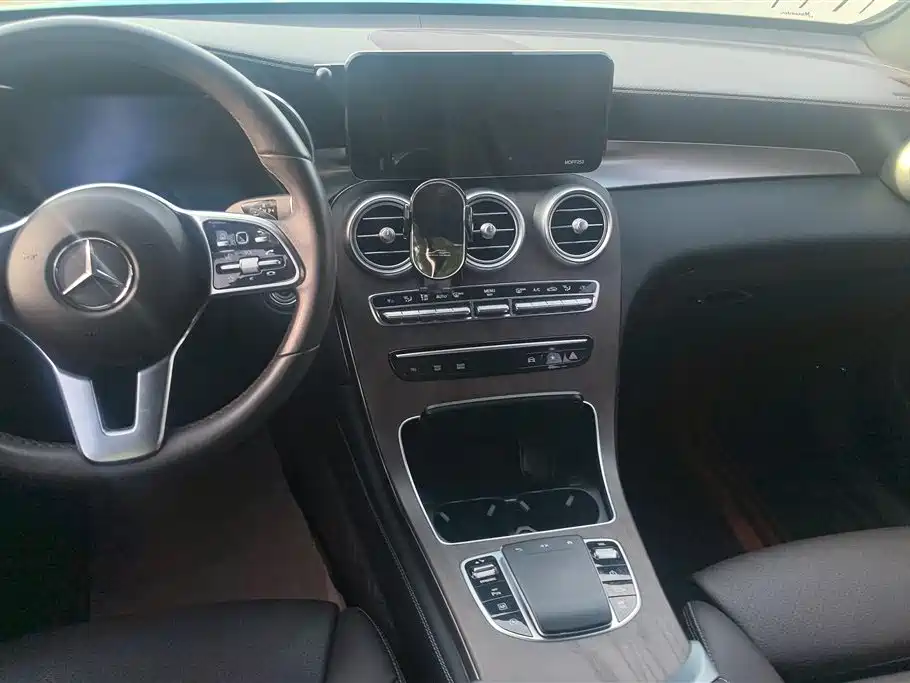 Mercedes-Benz GLC 2020 Facelift GLC 300 L 4MATIC Dynamic фото 12