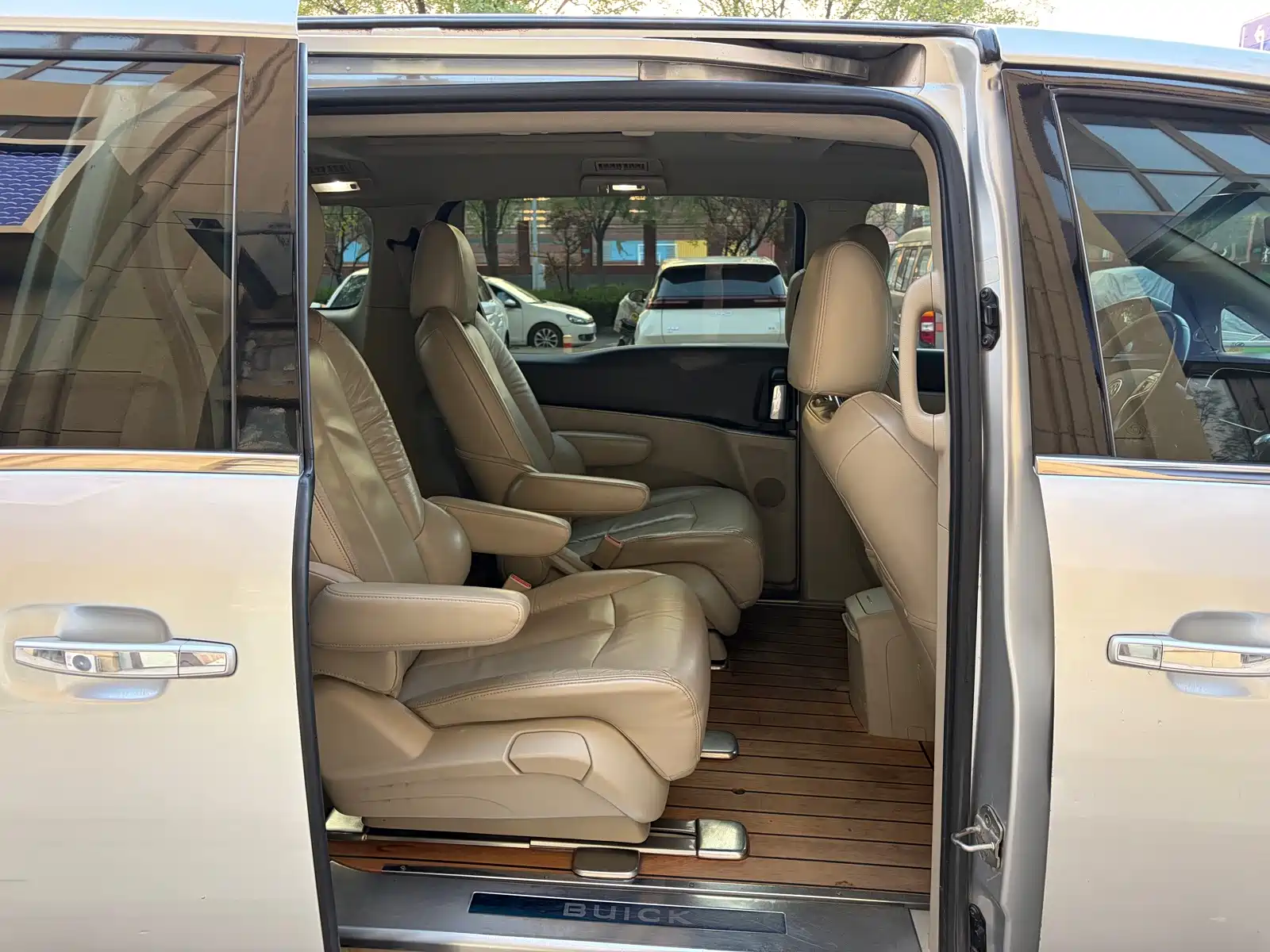 Фото 10 - Buick GL8