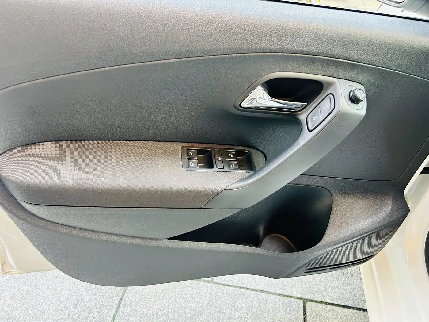 Volkswagen Polo 2016 1.4L Automatic Trend фото 12