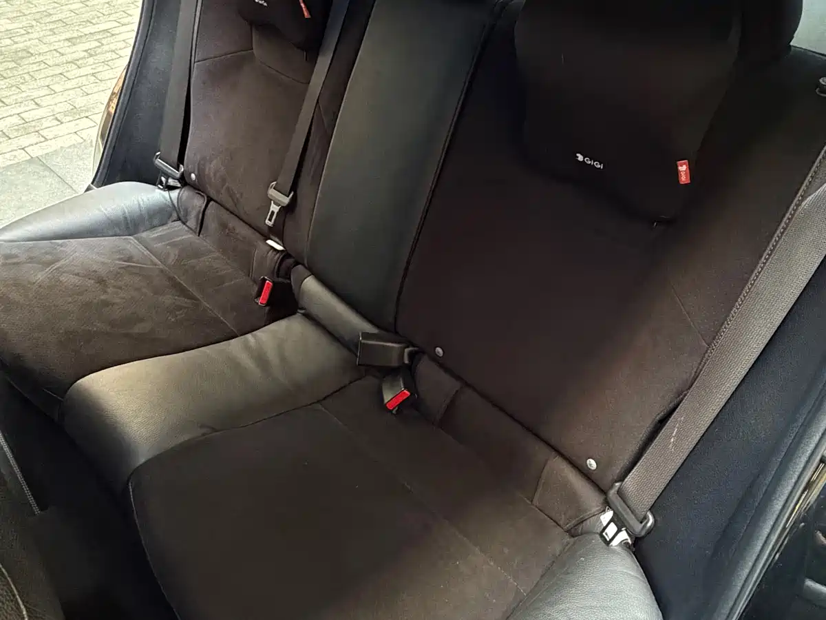 Subaru Impreza 2011 2.5T WRX STi Sedan фото 18