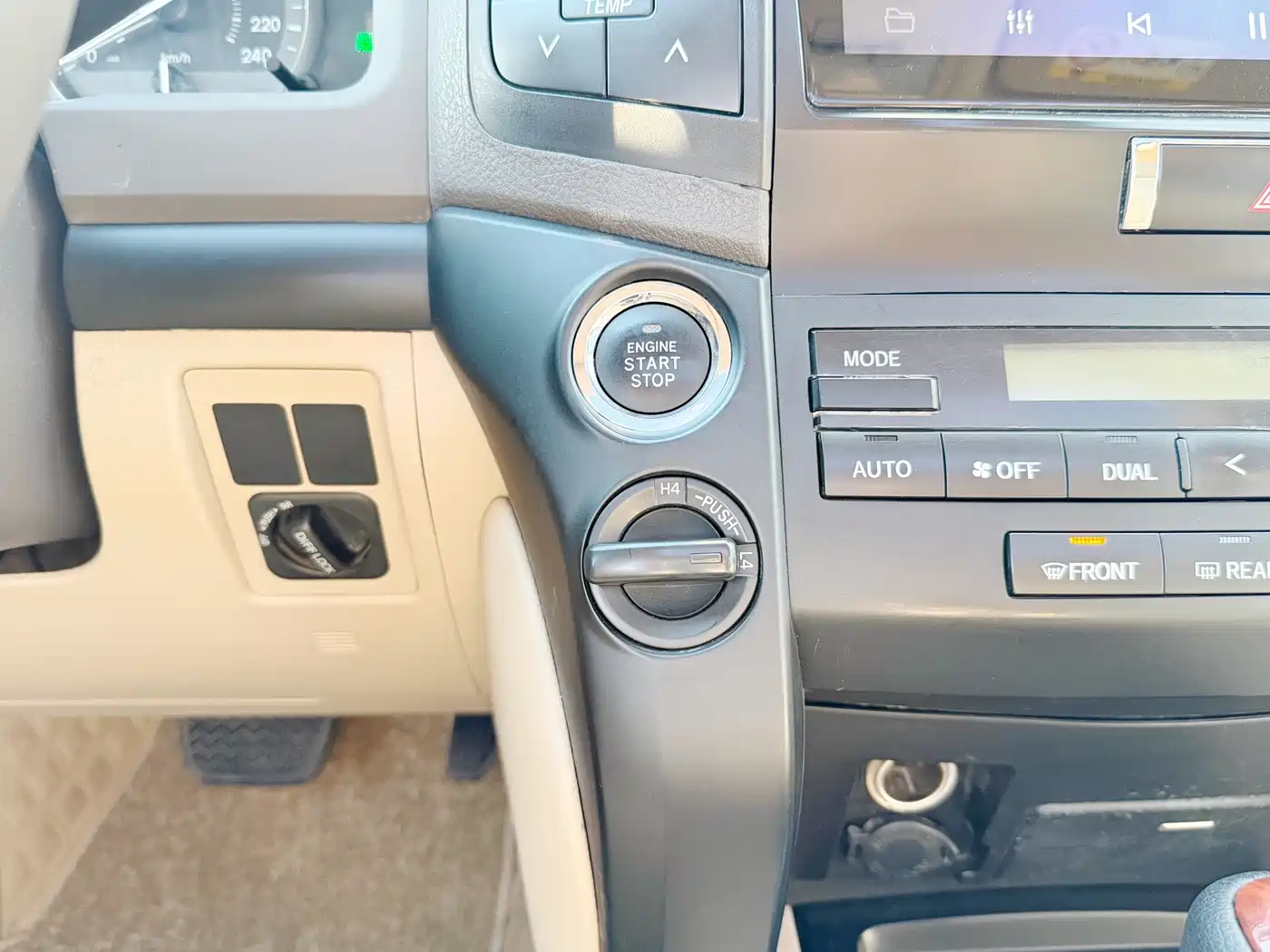 Toyota Land Cruiser (Import) 2014 2015 4.0L V6 Middle East Limited Edition