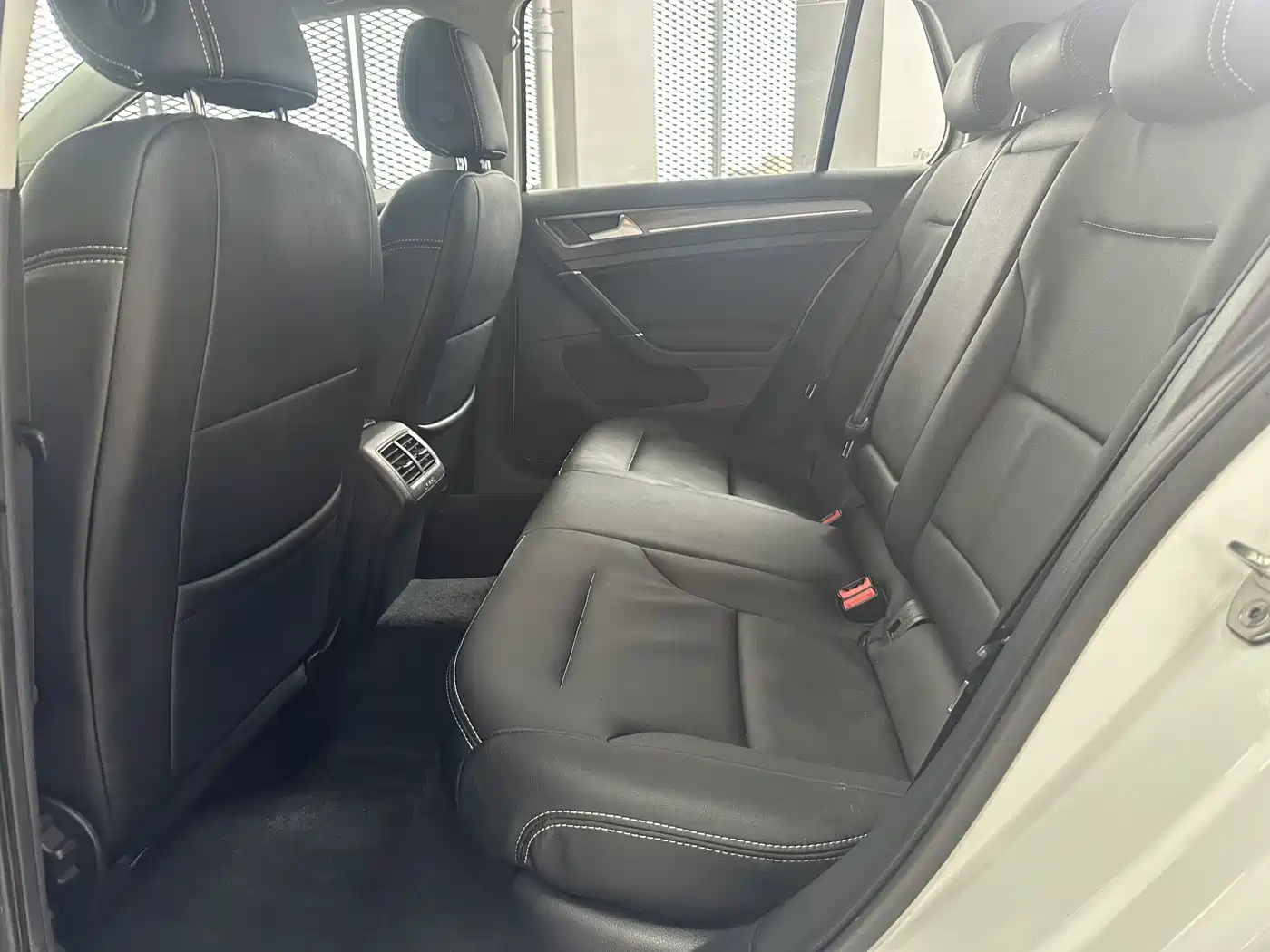 Volkswagen Golf 2017 230TSI Auto Comfort Millionth Anniversary Edition фото 5