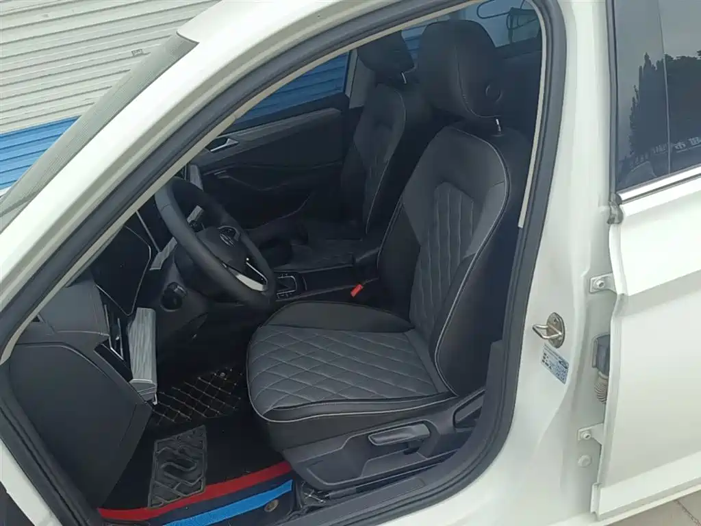 Volkswagen Sagitar 2023 300TSI DSG Surpassing Edition фото 15