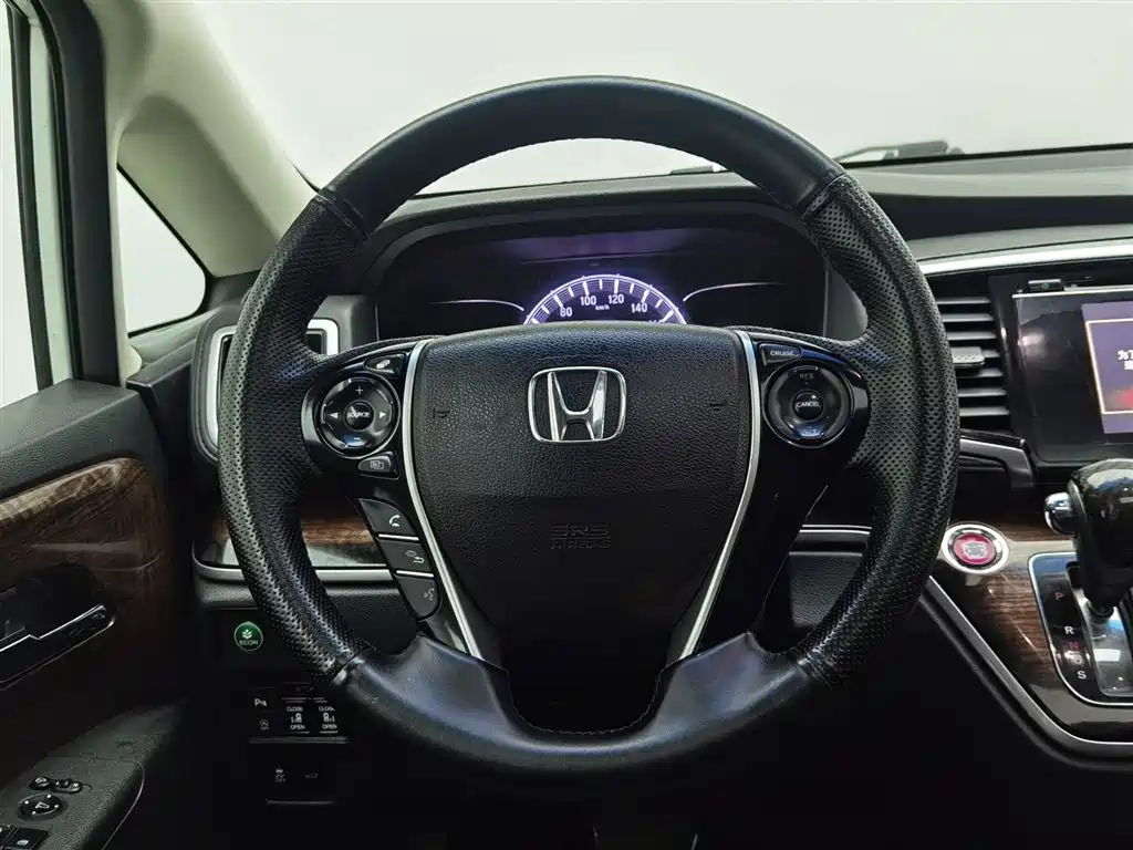 Honda Odyssey 2015 2.4L Smart Edition фото 11
