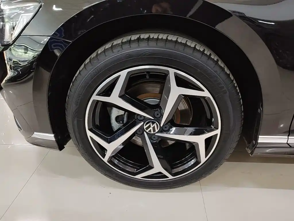 Volkswagen Magotan 2025 2026 Model 30 Million Special Selection 380TSI DSG Luxury