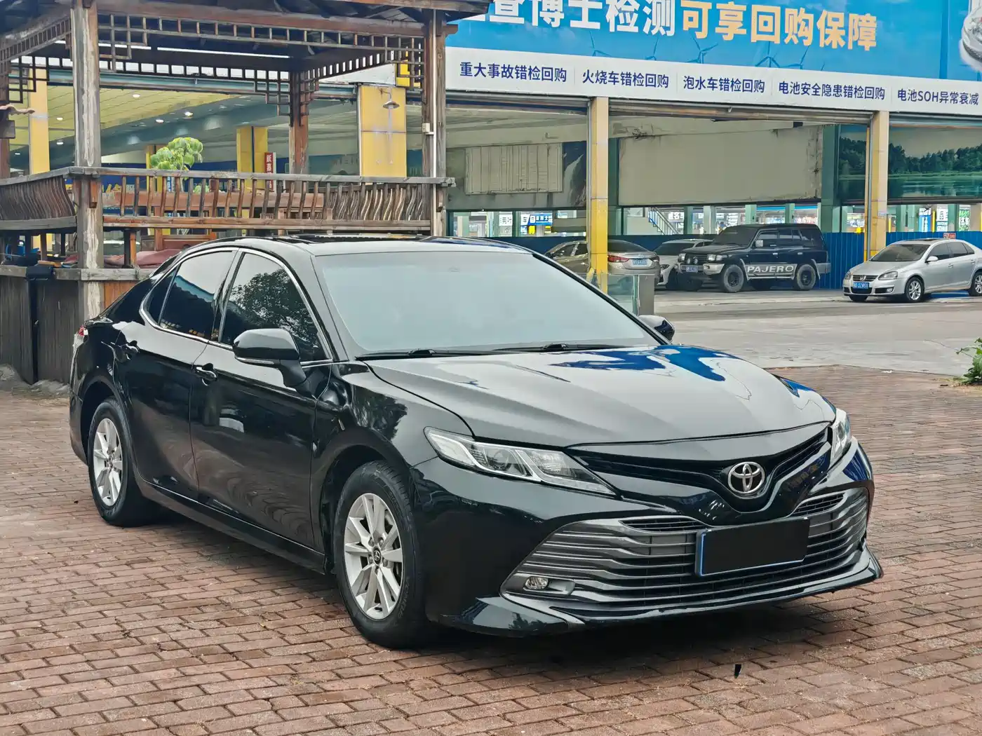 Toyota Camry 2018 2.0E Elite Edition фото 3