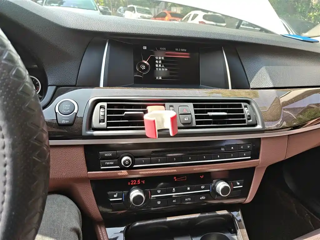 BMW 5 Series 2017 525Li Leading Edition фото 6