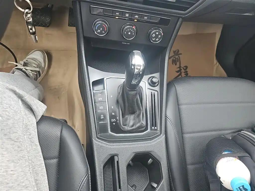 Volkswagen Lavida 2021 1.5L Auto Comfort Edition фото 14
