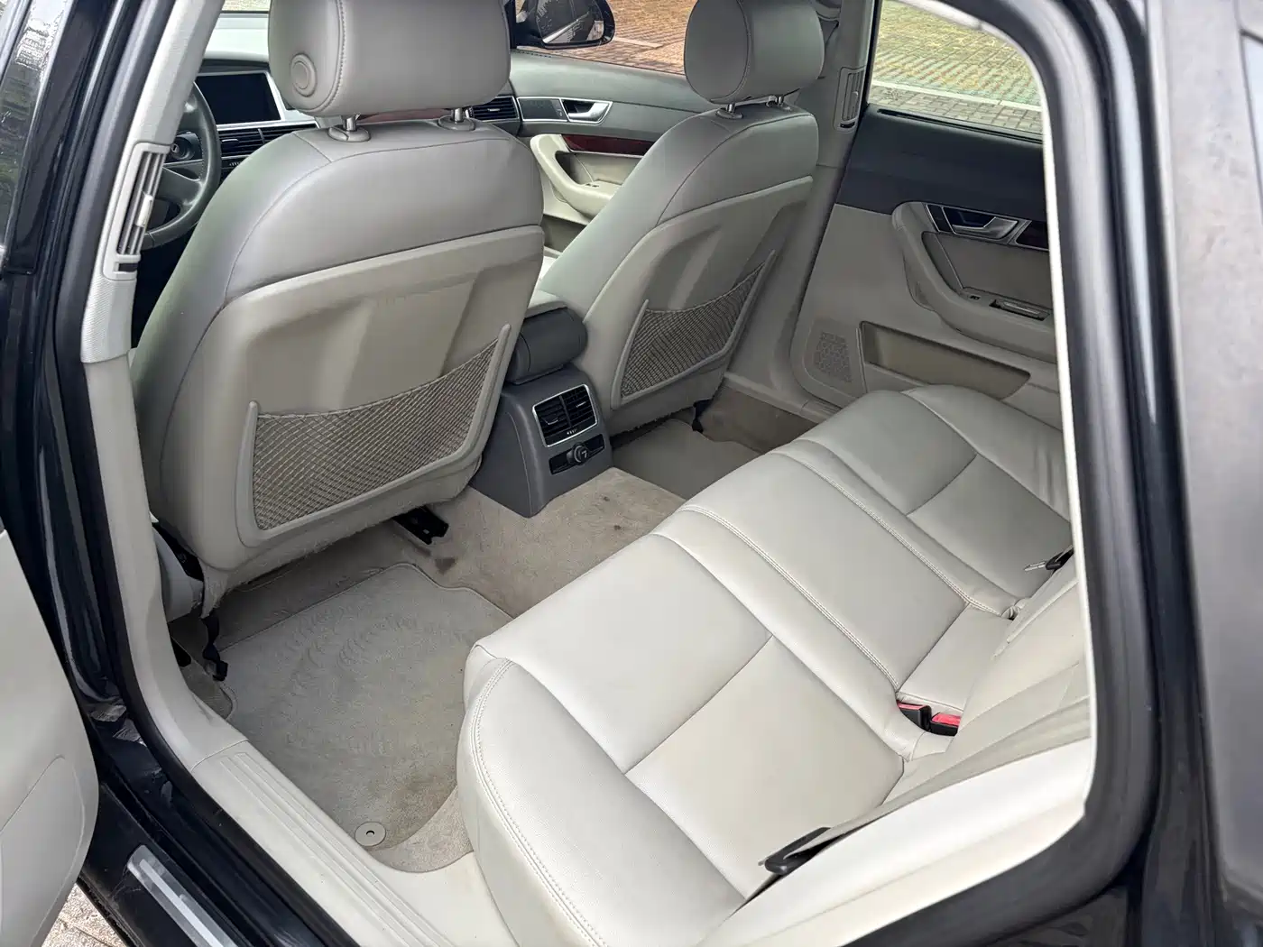 Фото 8 - Audi A6L