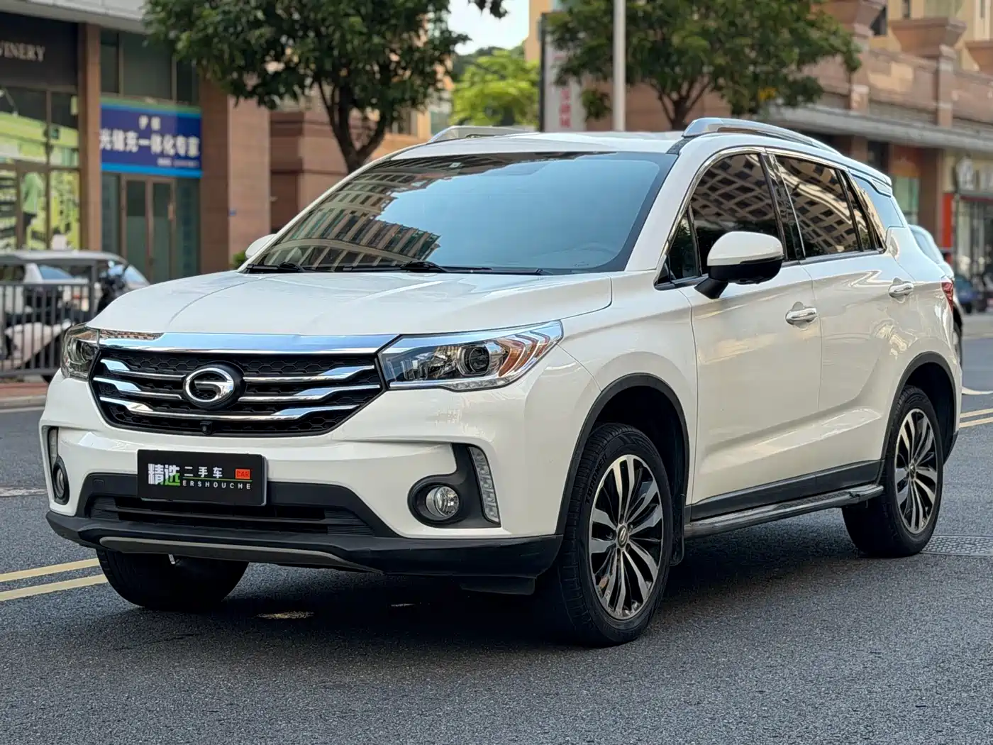 GAC Trumpchi Trumpchi GS4 2017 235T Automatic 2WD Luxury Smart Connected Edition