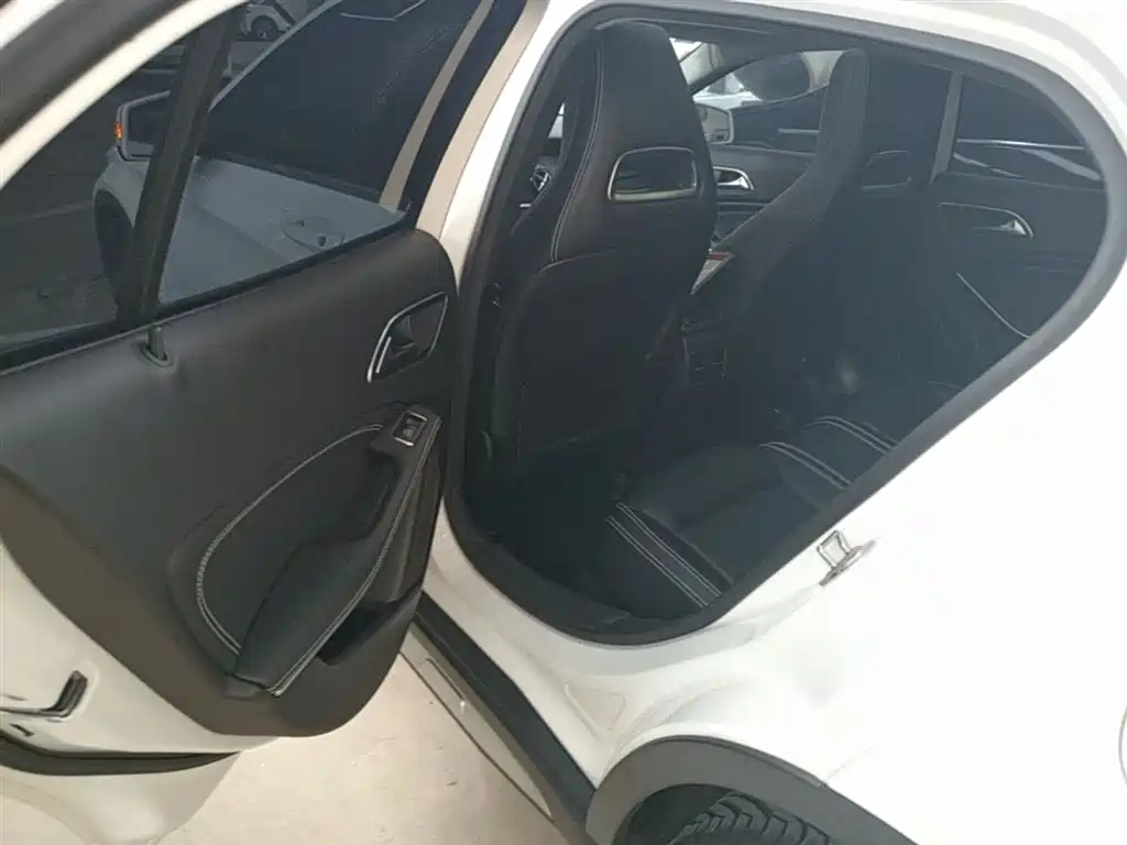 Mercedes-Benz GLA 2019 GLA 200 Dynamic фото 17