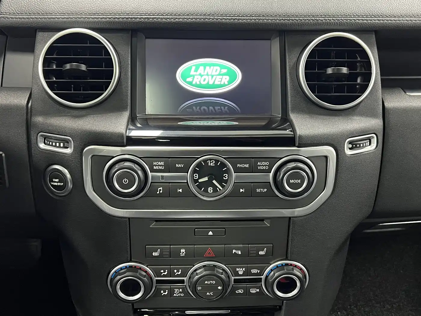 Land Rover Discovery 2014 3.0 SC V6 HSE фото 11