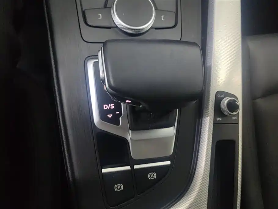 Audi A5 (Import) 2019 Sportback 40 TFSI Fashion фото 16