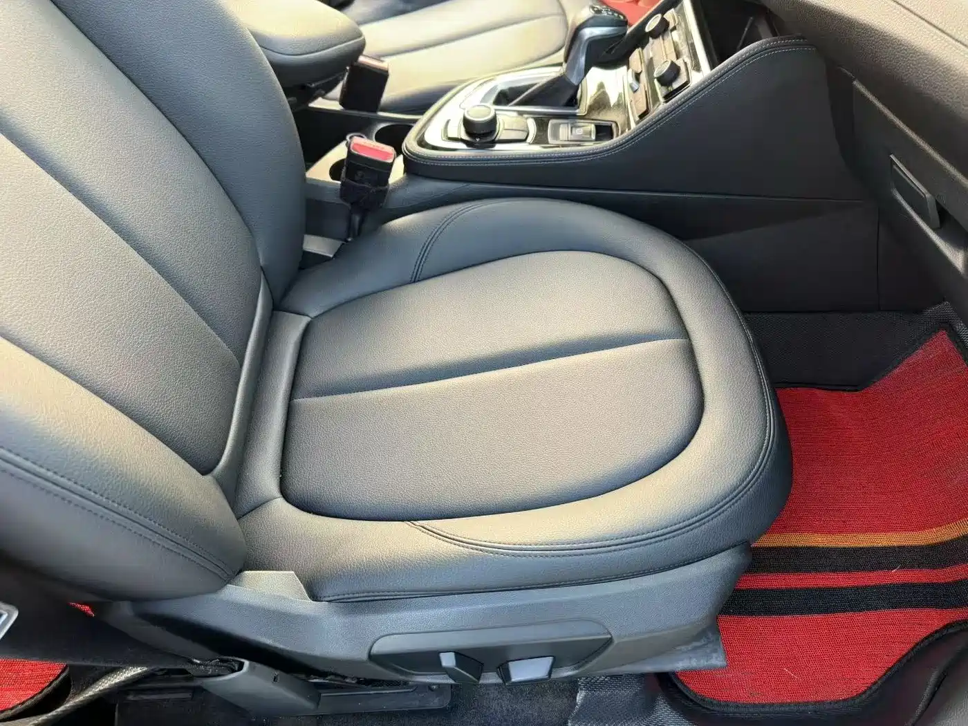 BMW 2 Series Touring 2016 218i Sport Design Package фото 12