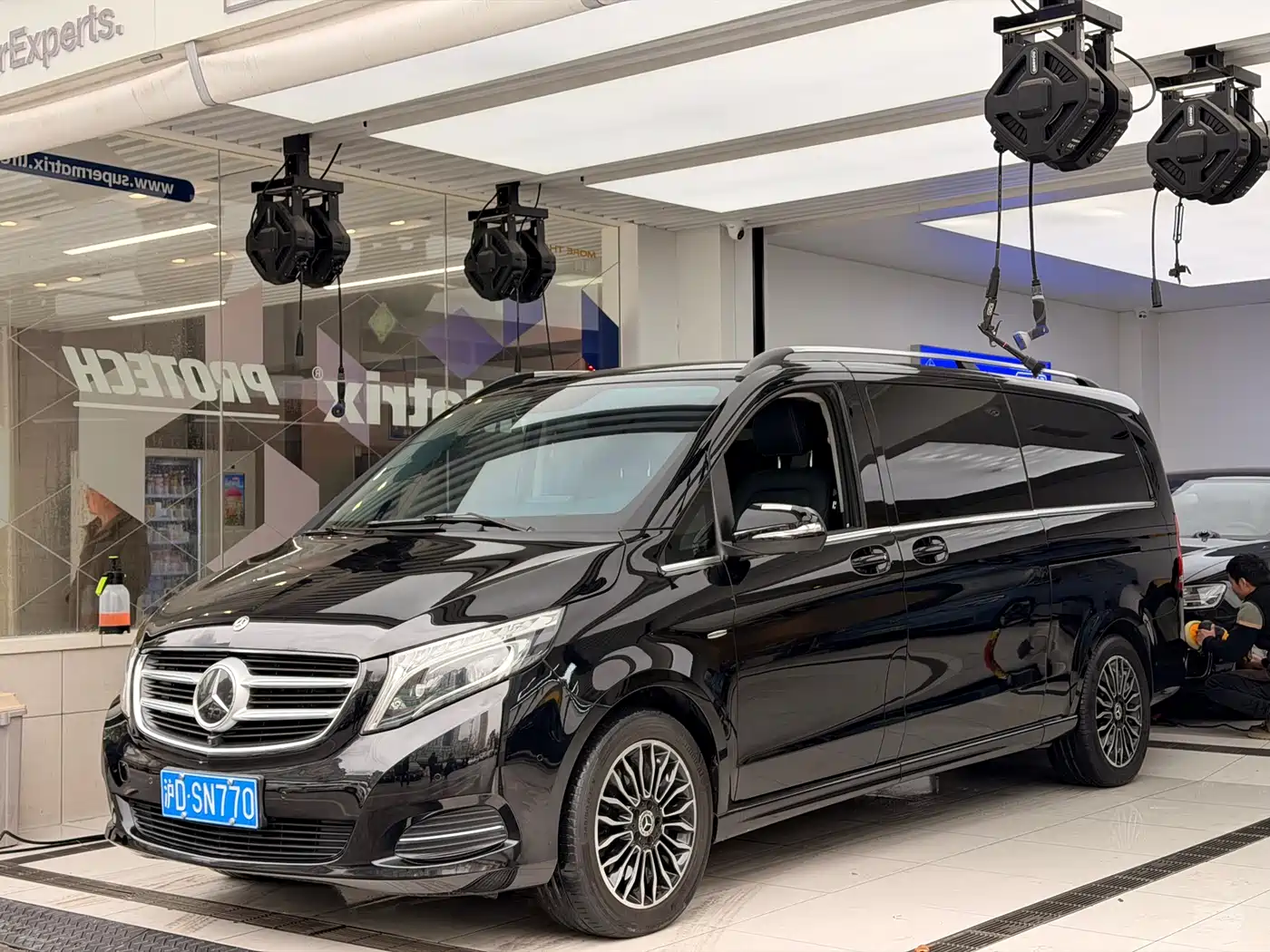 Mercedes-Benz V-Class 2018 V 260 L Premium Long Wheelbase Edition China VI