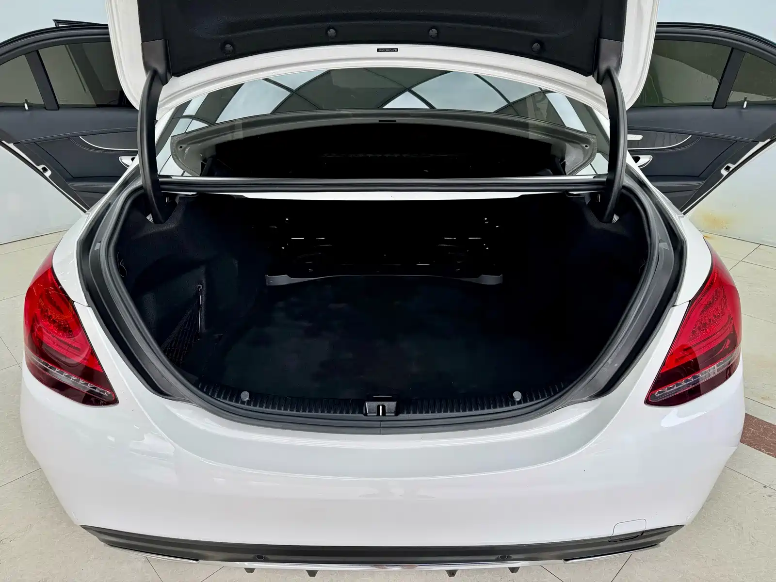 Фото 22 - Mercedes-Benz C-Class