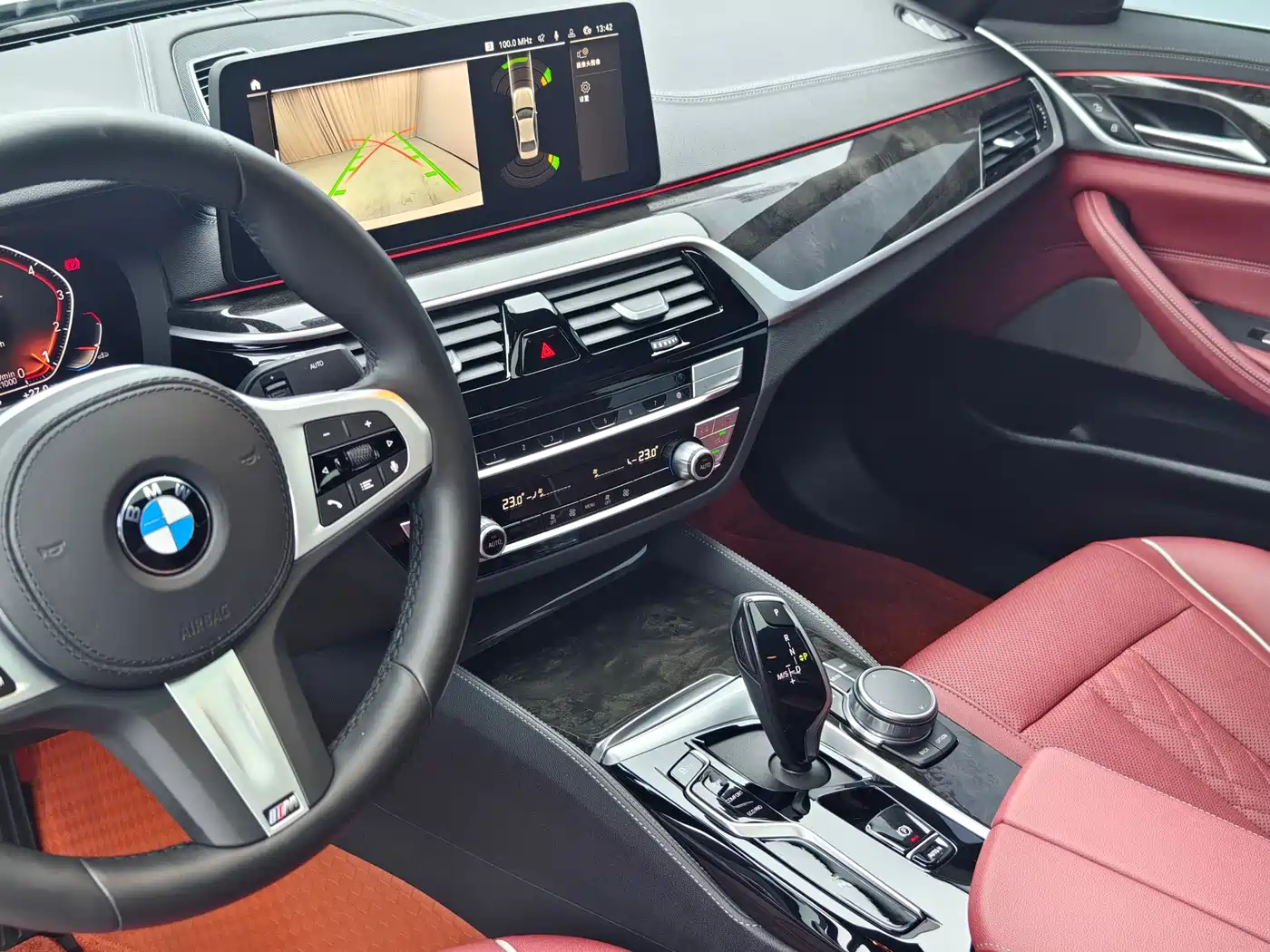 BMW 5 Series 2022 525Li M Sport Package фото 10