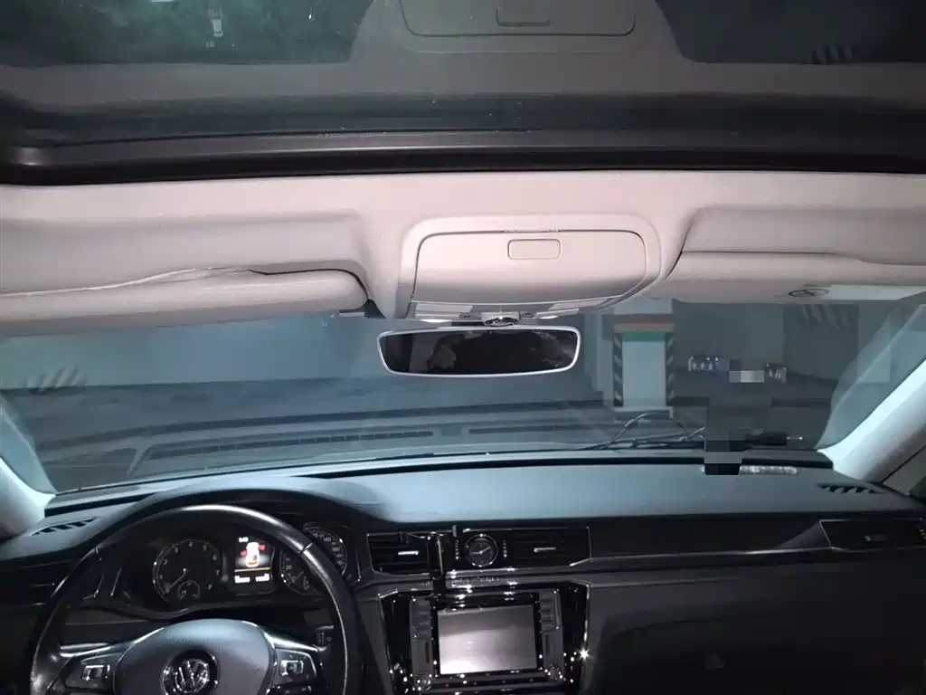Volkswagen Passat 2016 330TSI DSG Executive Edition фото 15
