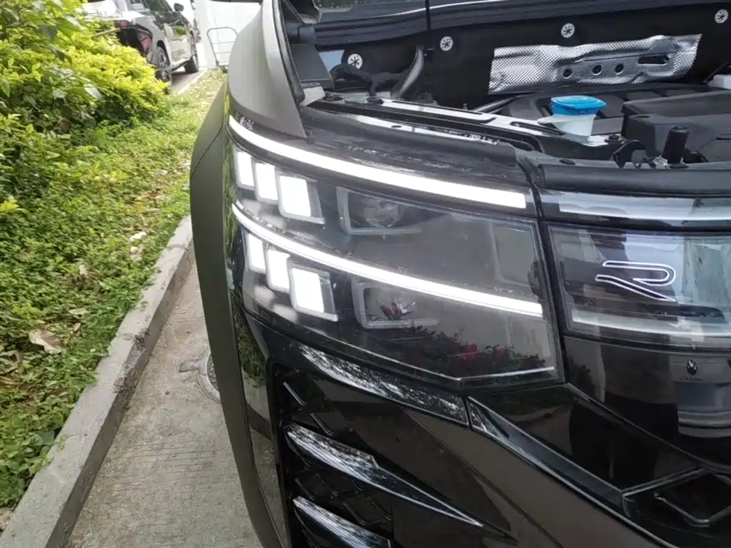 Volkswagen Teramont 2025 Teramont Pro 450TSI 4WD Summit Edition фото 13