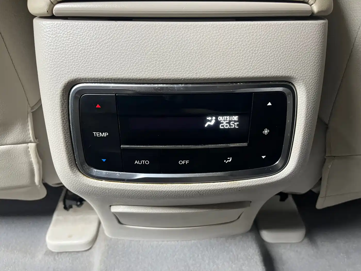 GAC Trumpchi Trumpchi GS8 2017 320T 2WD Luxury Smart Connect (7-seater) фото 14