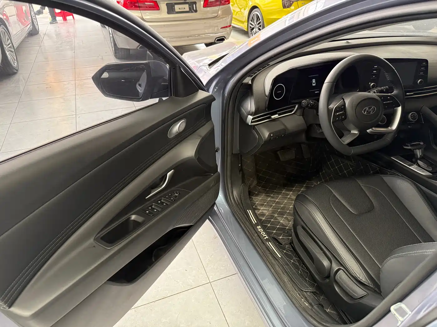 Hyundai Elantra 2023 1.5L CVT GLX Elite Edition фото 6
