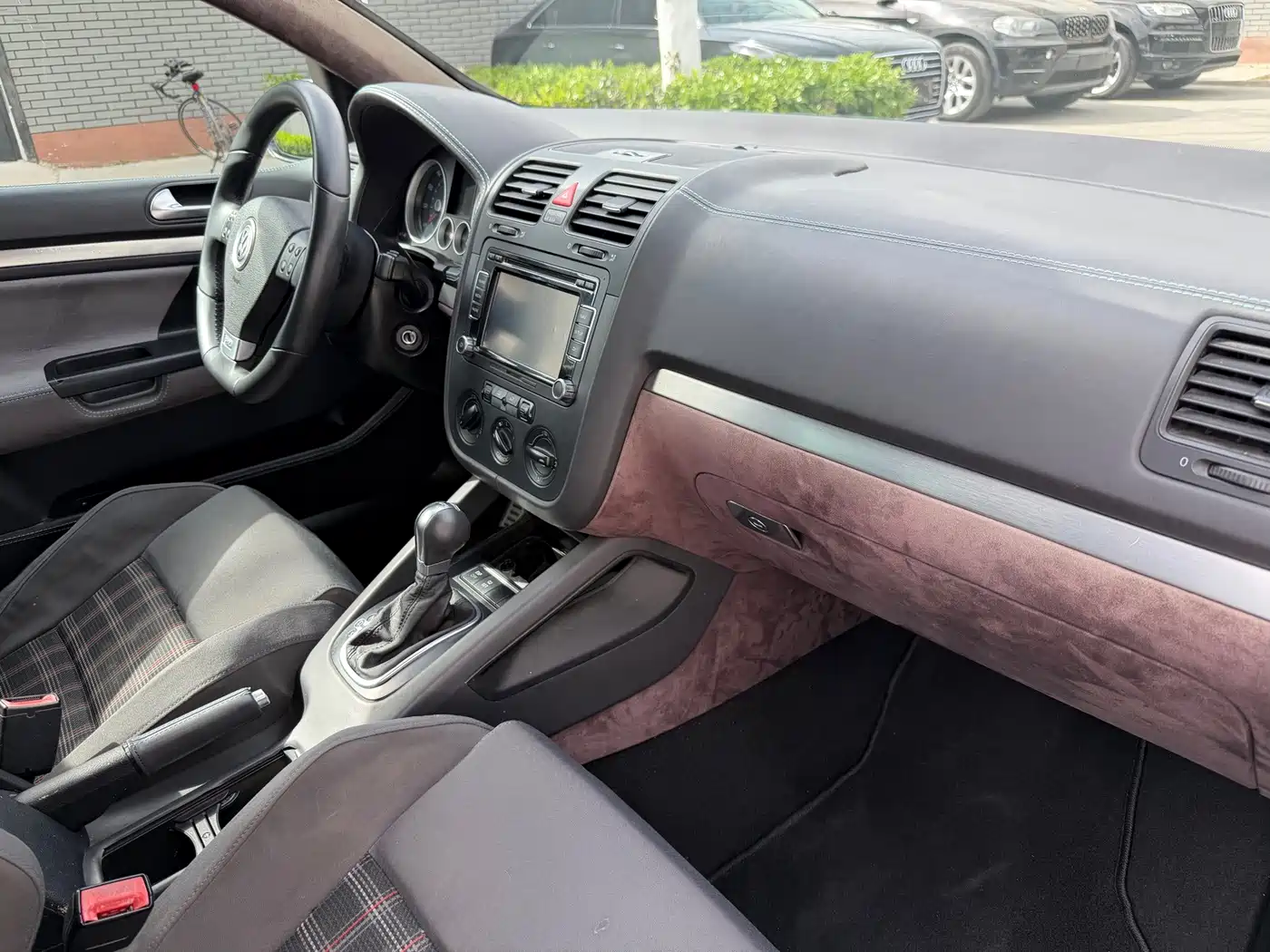 Photo 10 - Volkswagen Golf (Import)